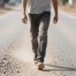 Стеноз позвоночного канала: когда ноющая боль в спине отдает в ноги и мешает ходить